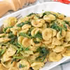 Makaron orecchiette z rzepą brokułową po apulijsku