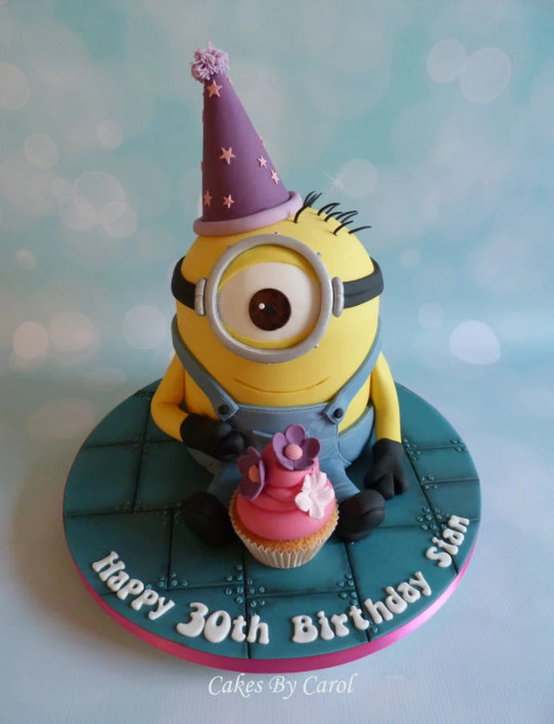 Tort z minionkiem