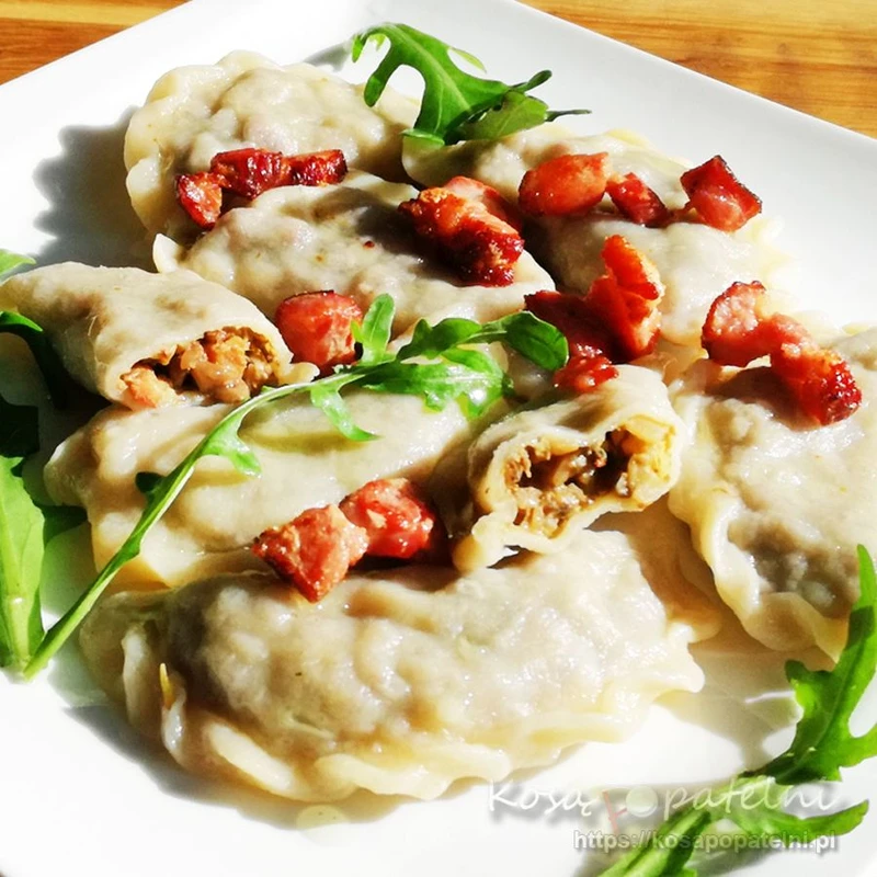 Pierogi z kaszą gryczaną i grzybami