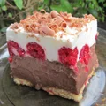 Ciasto czekoladowo-śmietankowe z malinami bez pieczenia