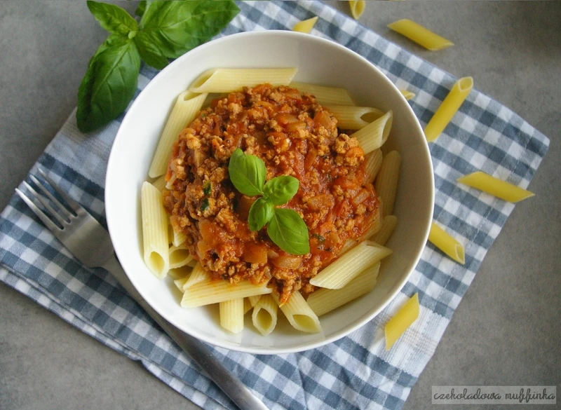 Makaron penne z sosem bolognese