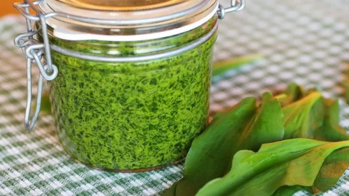 Pesto z czosnku niedźwiedziego