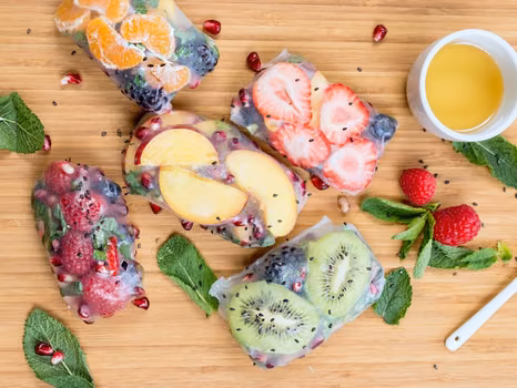 Fruit Spring Rolls + dipy.