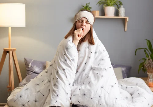 Zmęczenie, senność, brak energii – czy to problem z tarczycą, czy może coś innego?