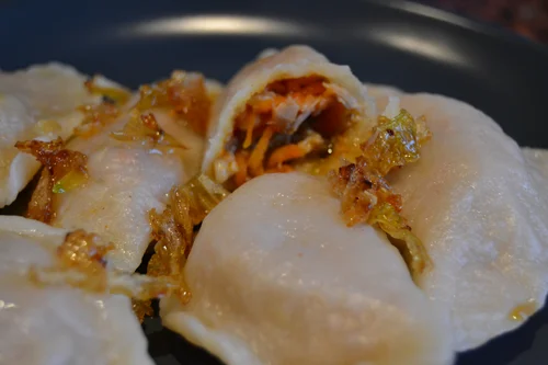 Pierogi z mięsem i marchewką