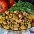Sałatka ziemniaczana z boczkiem i bobem