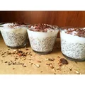 Pełen zdrowia pudding orzechowy z nasionami chia i pianką kokosową
