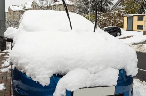 Zimowe mycie samochodu – mit czy konieczność? Ekspert wyjaśnia!