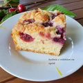 Błyskawiczne ciasto widelcem mieszane z czereśniami i kruszonką