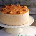 Cynamonowe ciasto z cukinią i orzechami włoskimi