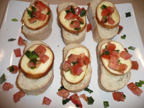 Ciabatta z oscypkiem i pomidorami