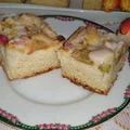 Ciasto drożdżowe z rabarbarem i serem