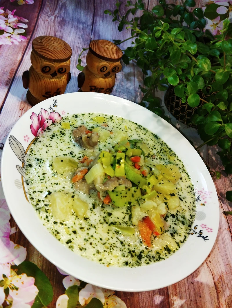 ZUPA Z PORA