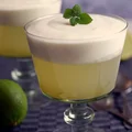 Galaretka limonkowa z kokosową pianką