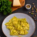 Ravioli z ricottą, miętą i pesto pistacjowym - food²