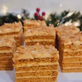 Miodownik kajmakowy z budyniowym kremem