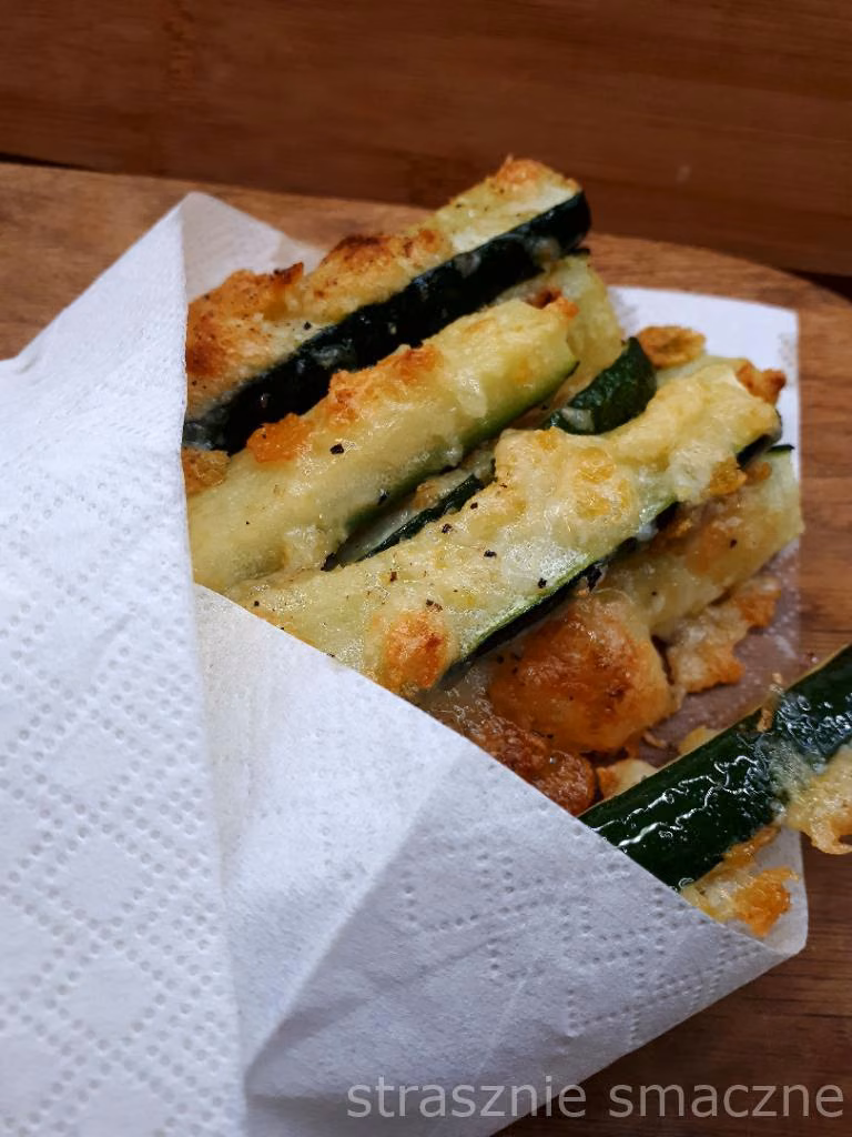 FRYTKI Z CUKINII Z PARMEZANEM