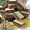 Wafle z masą z suchego mleka i bakaliami