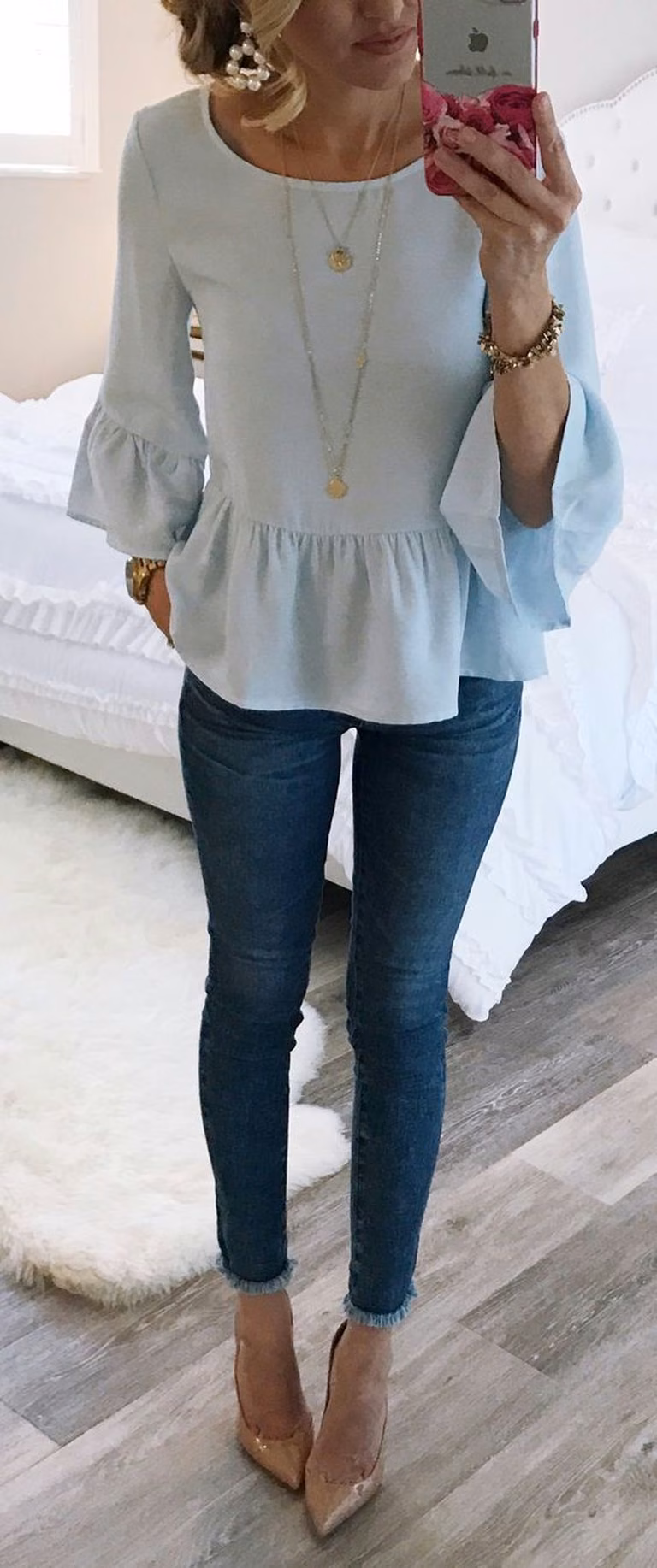 Elegancka stylizacja z jeansami