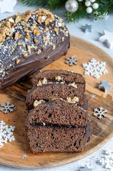 Błyskawiczny piernik z polewą czekoladową