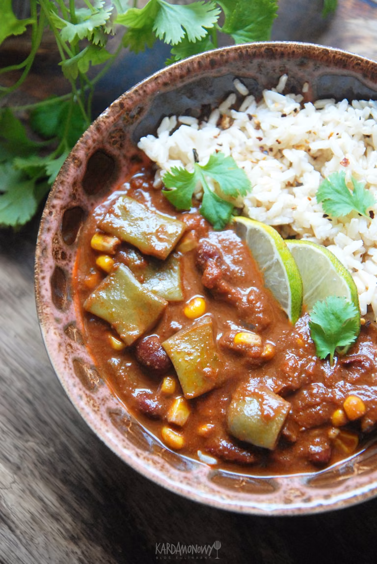 Chili sin carne z fasolką szparagową – Kardamonowy