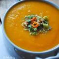 Rozgrzewająca zupa krem dyniowo-batatowa z nutką chili