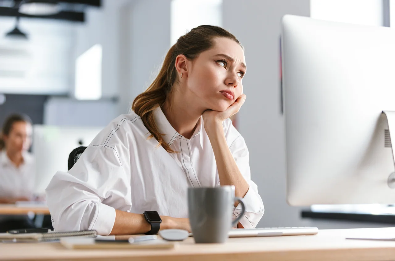 2026 rokiem zmian dla młodych pracowników? Rząd bierze się za darmowe praktyki i staże!