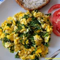 Jajecznica z jarmużem - 185 kcal