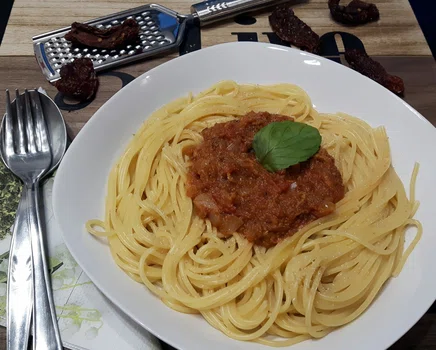 SPAGHETTI Z TUŃCZYKIEM