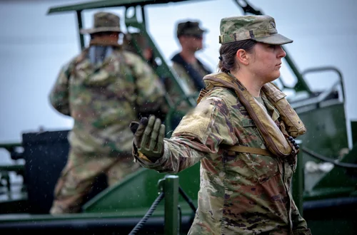 Te kobiety otrzymają wezwanie do wojska! Na kwalifikacje będą musiały zgłosić się studentki tych kierunków - lista może zaskoczyć