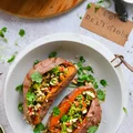 PIECZONE NADZIEWANE BATATY Z PASTĄ Z AWOKADO! ZDROWY I PYSZNY OBIAD!