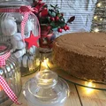 Tort cynamonowy z powidłami śliwkowymi