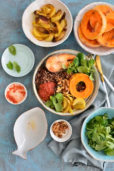 ZDROWY LUNCH BOX DO PRACY Z ŁOSOSIEM!