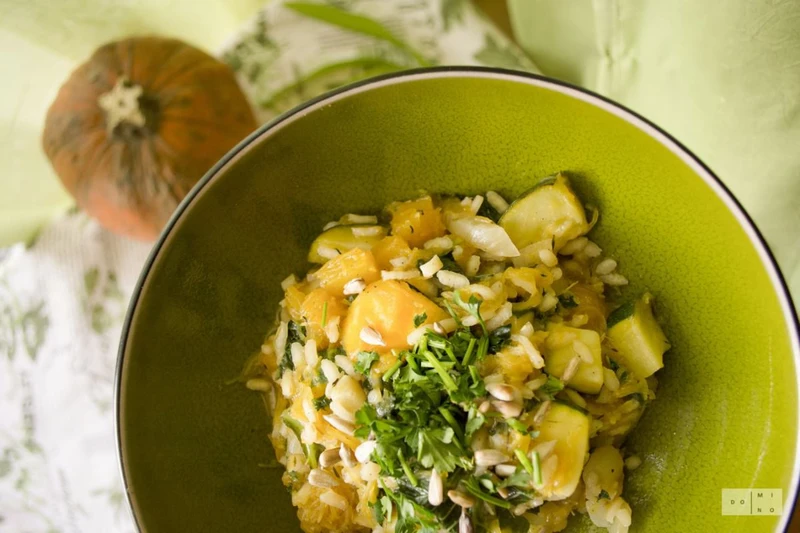 Wegetariańskie risotto z dynią, cukinią i jarmużem