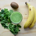 Koktajl ze szpinakiem, bananem i kiwi