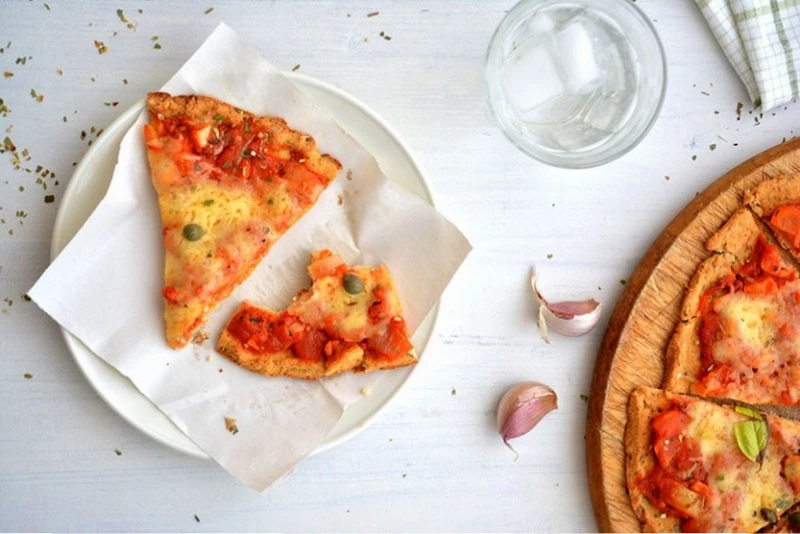 PIZZA NA KALAFIOROWYM SPODZIE