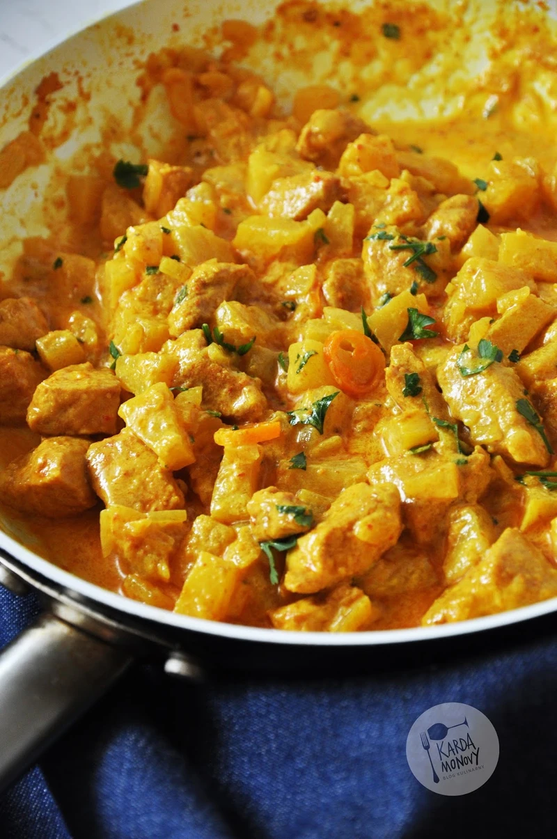 Curry z kurczakiem i ananasem