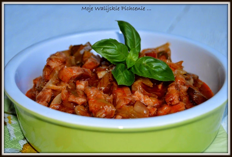 Bigos z młodej kapusty