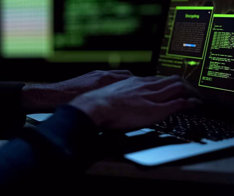 Hakerzy wykradli pół miliona loginów i haseł! Sprawdź czy nie padłaś ofiarą cyberprzestępców!