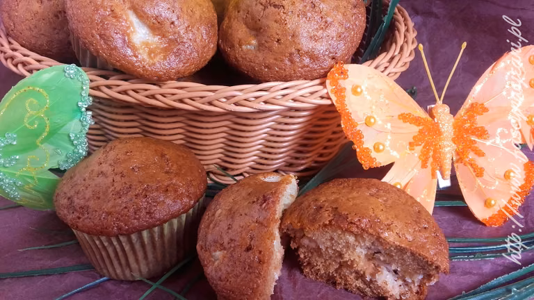 Muffinki z ananasem