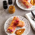 Krokiety buraczane w panko z boczniakami, kapustą pekińską i serem cheddar - food²