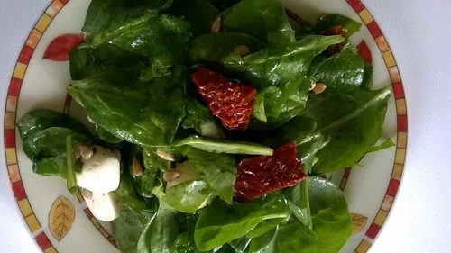 Sałatka "szpinakowy raj"