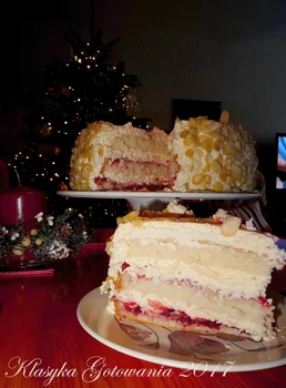 Tort śmietankowo - truskawkowy (na szybko)