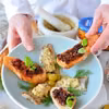 Śledzie z migdałowo- oliwkowym pesto i podpiekaną bagietką z suszonymi pomidorami!