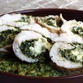 Roladki z kurczaka ze szpinakiem na zielonym ryżu