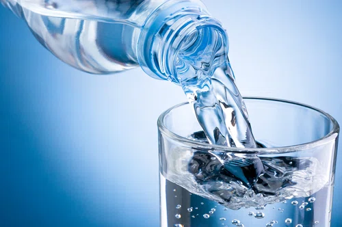 Jak prawidłowo pić wodę?