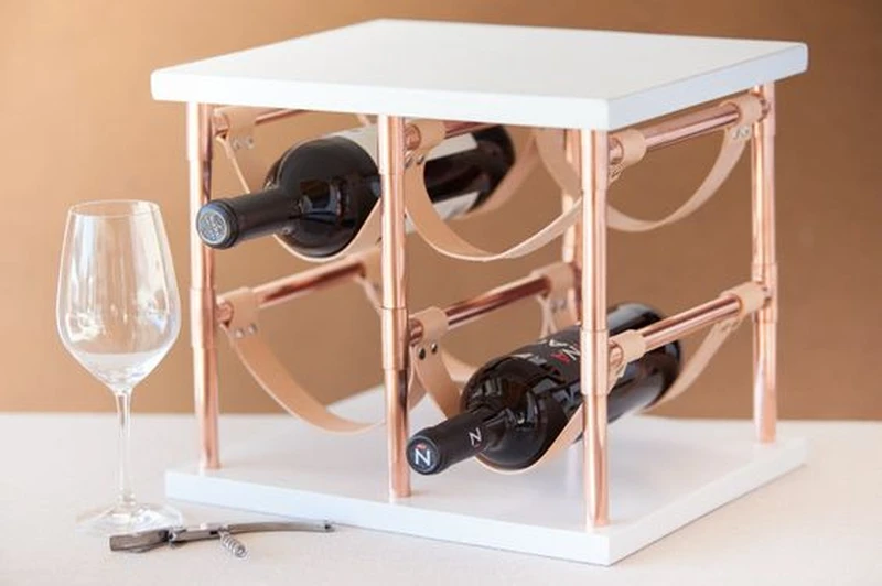 Stylowy stojak na wino
