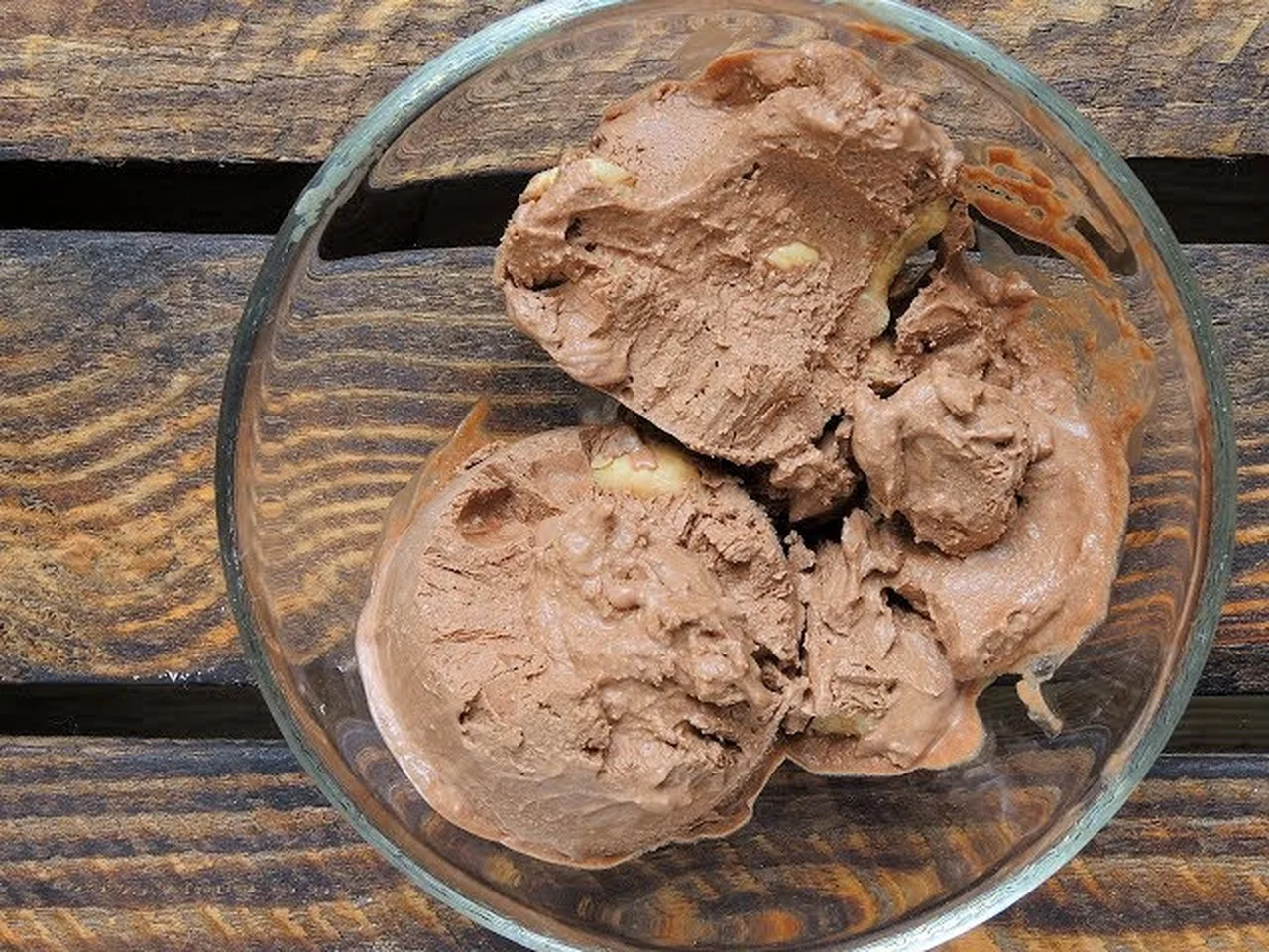 Zrób lody w domu! – Wegańskie, czekoladowe, z orzechami