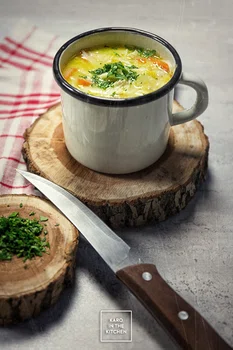 Kremowa, rozgrzewająca zupa z kurczakiem i warzywami