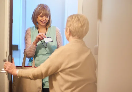 ZUS zapuka do drzwi nawet w weekend? Nowe zasady kontroli L4 od kwietnia 2026